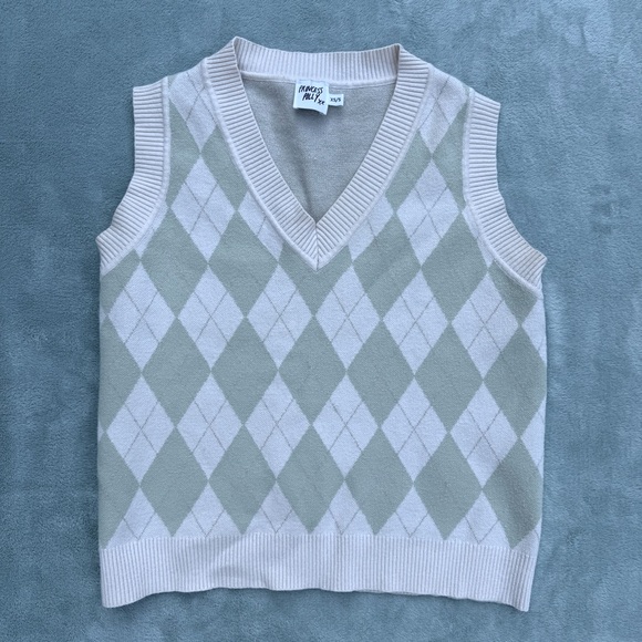Princess Polly Sweaters - Princess Polly crop argyle sweater vest